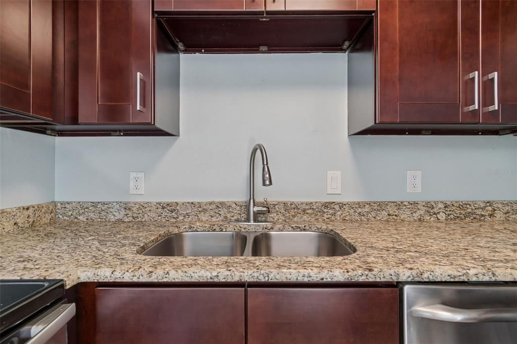 En Venta: $315,000 (2 camas, 1 baños, 800 Pies cuadrados)