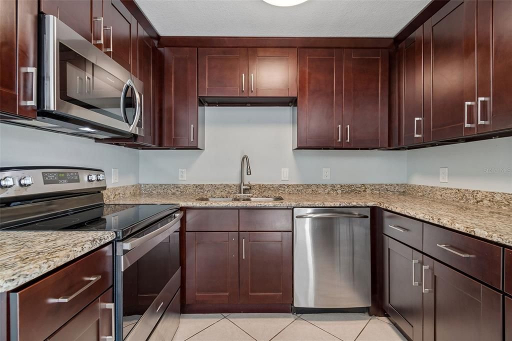 En Venta: $315,000 (2 camas, 1 baños, 800 Pies cuadrados)