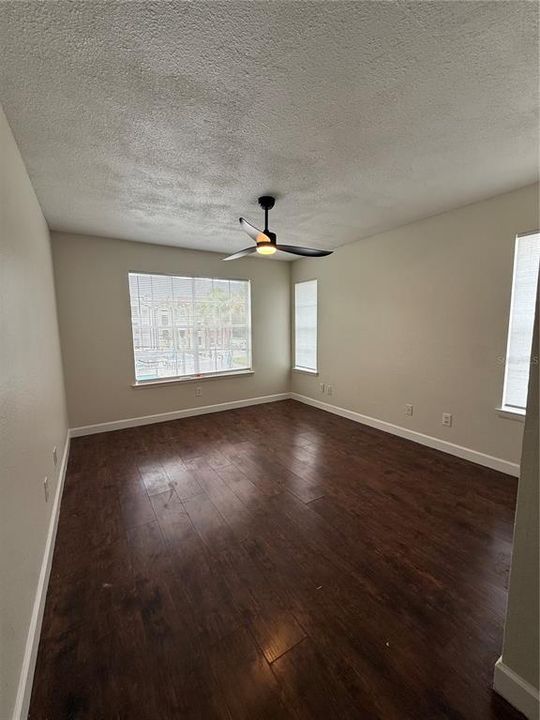 For Rent: $1,500 (2 beds, 2 baths, 935 Square Feet)