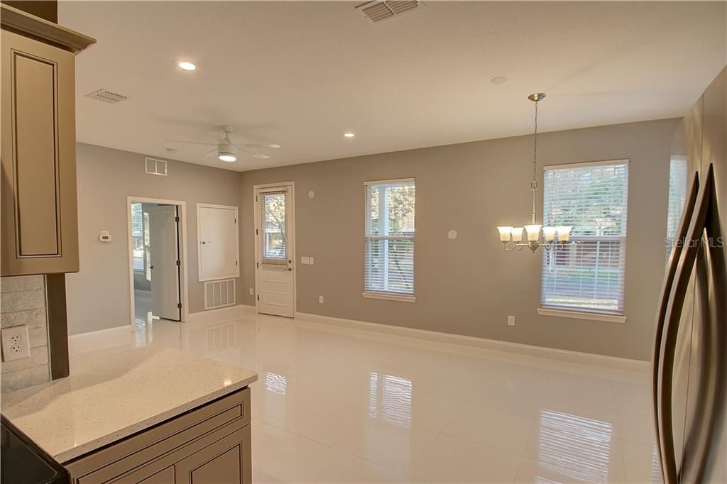 For Rent: $2,995 (3 beds, 2 baths, 1204 Square Feet)