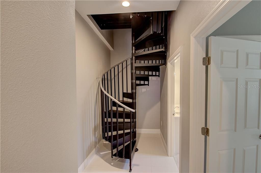 For Rent: $2,995 (3 beds, 2 baths, 1204 Square Feet)