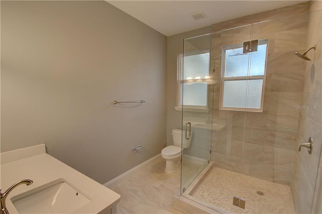 For Rent: $2,995 (3 beds, 2 baths, 1204 Square Feet)
