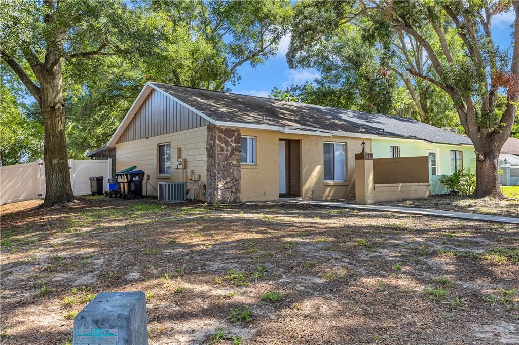 For Sale: $234,900 (2 beds, 2 baths, 918 Square Feet)