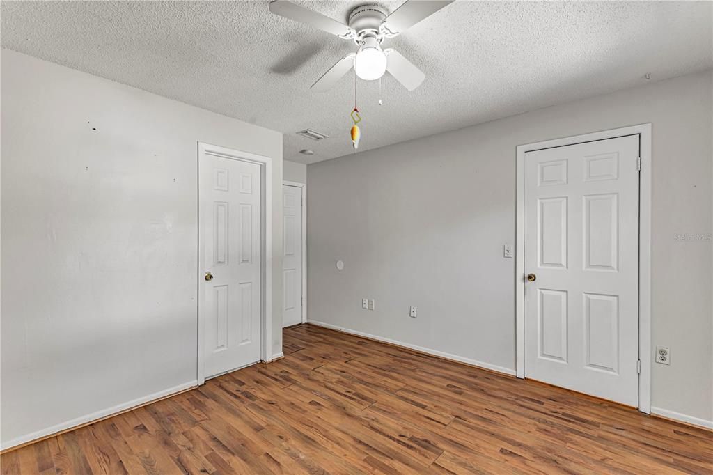 For Sale: $234,900 (2 beds, 2 baths, 918 Square Feet)