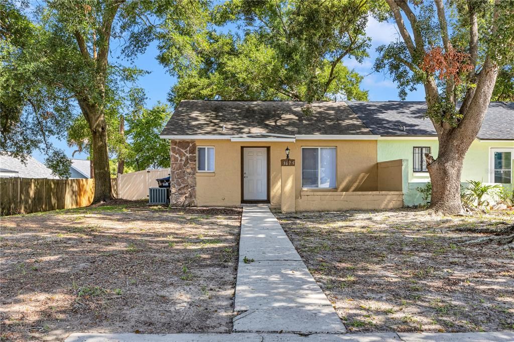 For Sale: $234,900 (2 beds, 2 baths, 918 Square Feet)