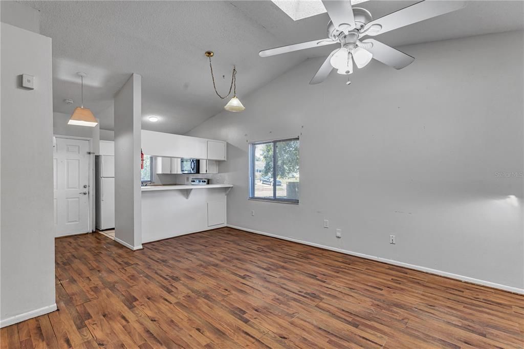 For Sale: $234,900 (2 beds, 2 baths, 918 Square Feet)