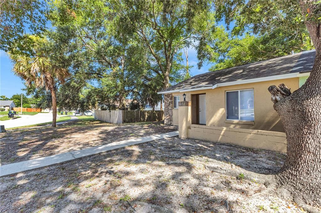 For Sale: $234,900 (2 beds, 2 baths, 918 Square Feet)