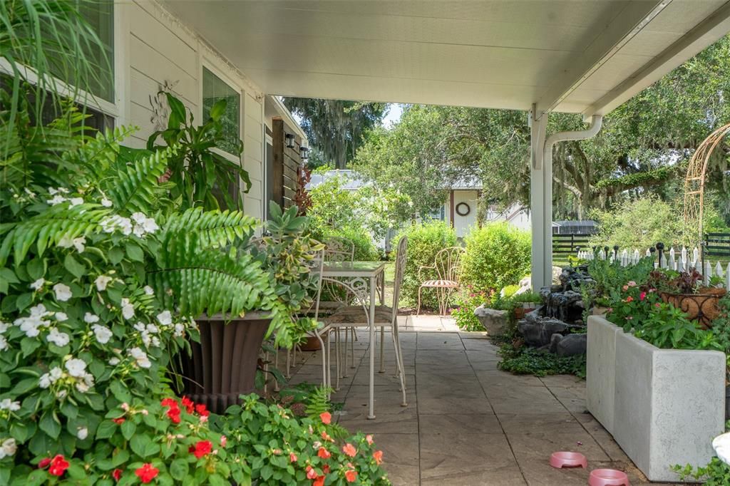 For Sale: $689,000 (3 beds, 2 baths, 1565 Square Feet)