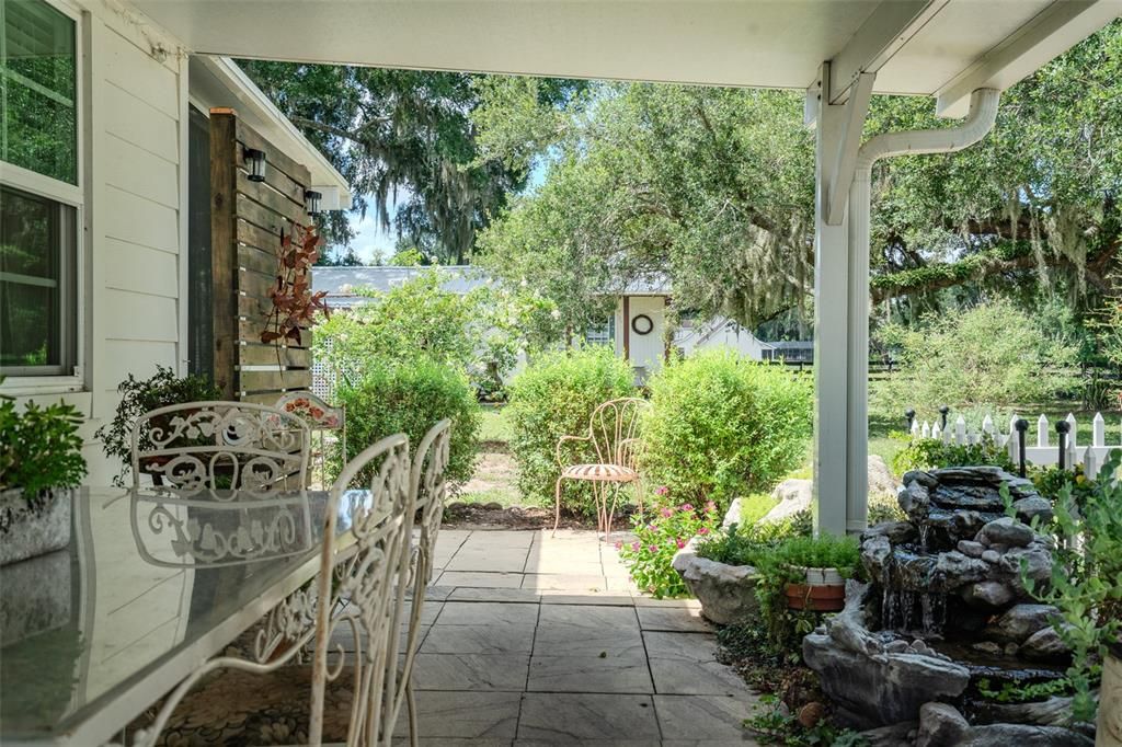 For Sale: $689,000 (3 beds, 2 baths, 1565 Square Feet)