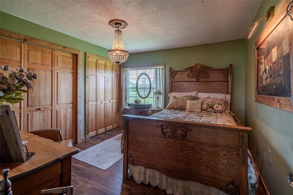 For Sale: $689,000 (3 beds, 2 baths, 1565 Square Feet)