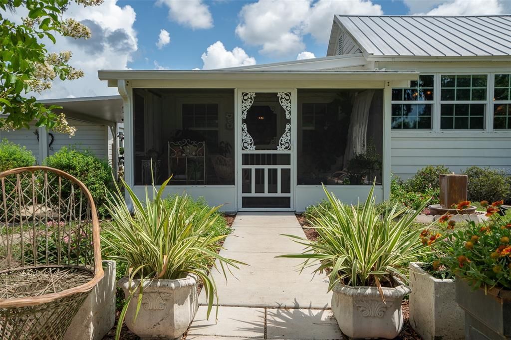 For Sale: $689,000 (3 beds, 2 baths, 1565 Square Feet)