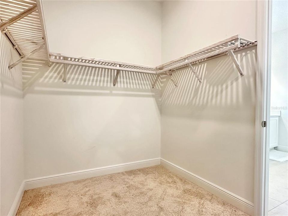 En Renta: $4,500 (4 camas, 3 baños, 2605 Pies cuadrados)