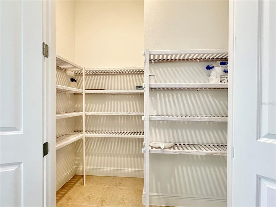 En Renta: $4,500 (4 camas, 3 baños, 2605 Pies cuadrados)