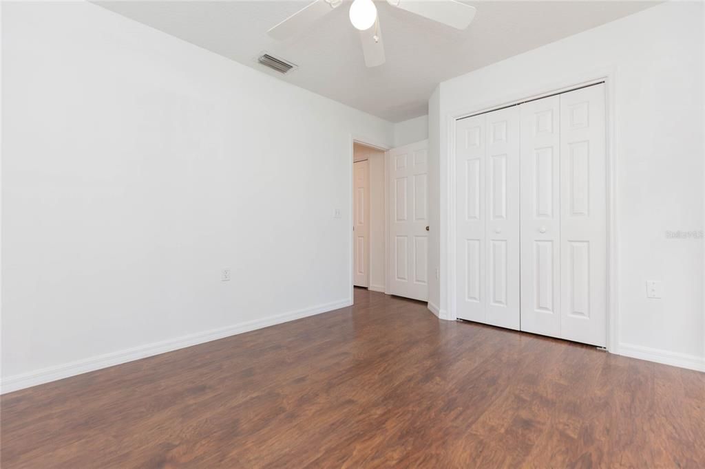 For Sale: $410,000 (4 beds, 2 baths, 1913 Square Feet)