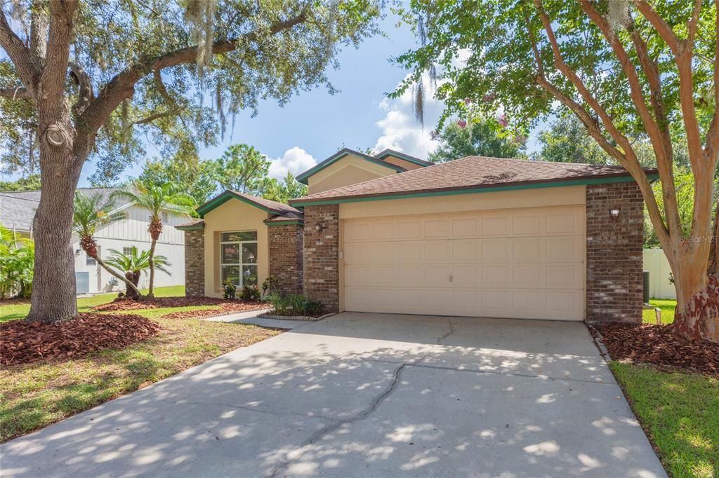 For Sale: $410,000 (4 beds, 2 baths, 1913 Square Feet)
