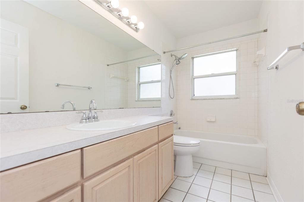 For Sale: $410,000 (4 beds, 2 baths, 1913 Square Feet)