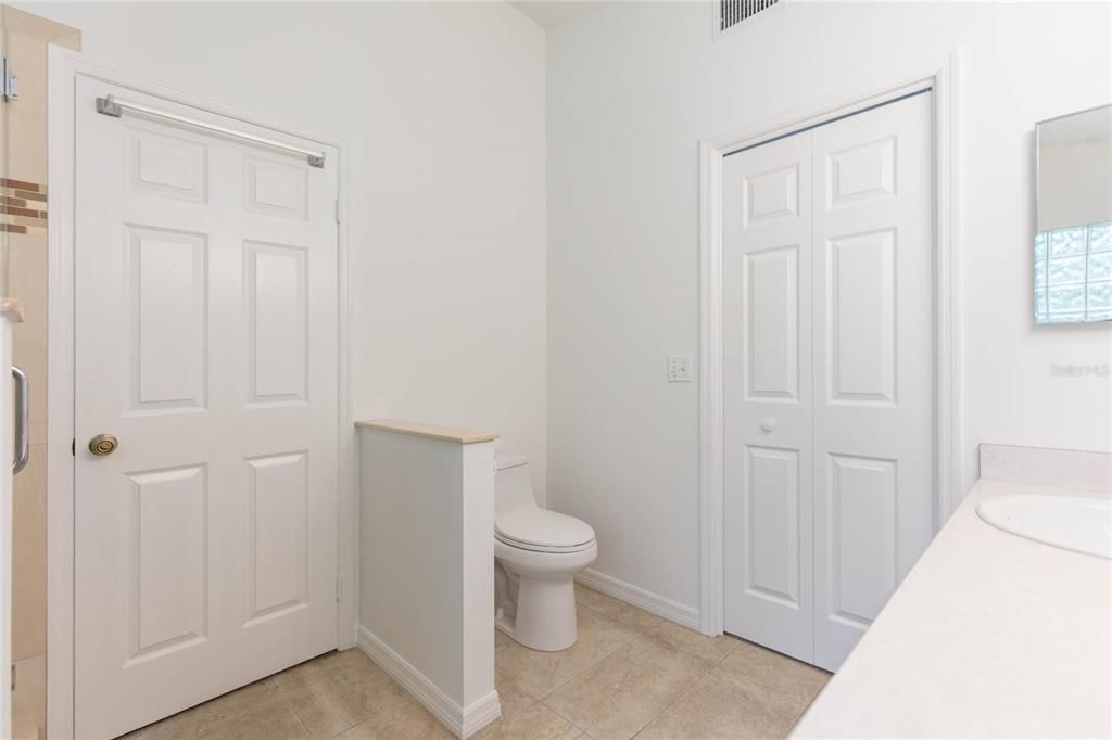 For Sale: $410,000 (4 beds, 2 baths, 1913 Square Feet)