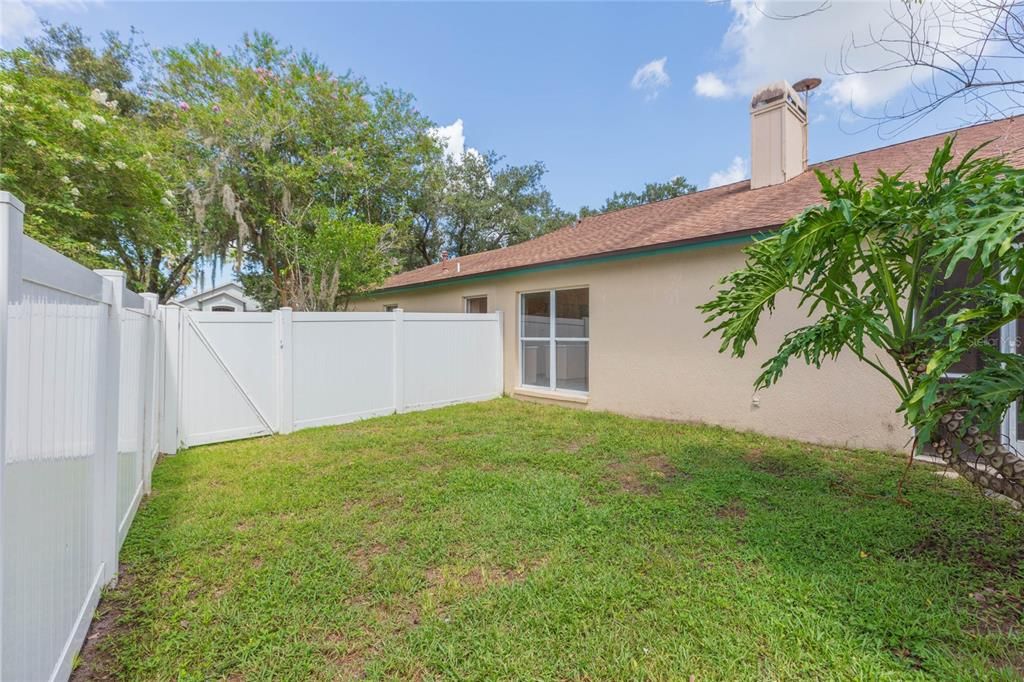 For Sale: $410,000 (4 beds, 2 baths, 1913 Square Feet)