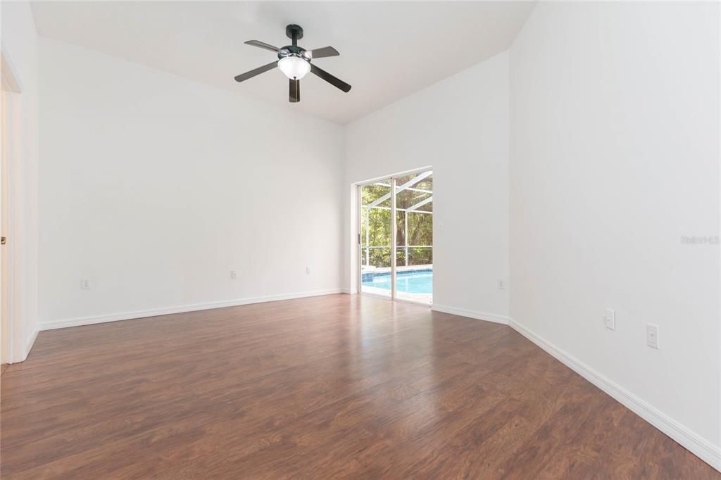 For Sale: $410,000 (4 beds, 2 baths, 1913 Square Feet)