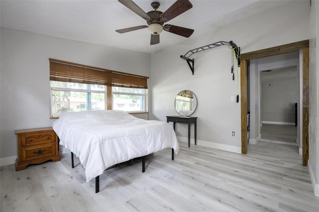 For Sale: $299,000 (4 beds, 2 baths, 1806 Square Feet)