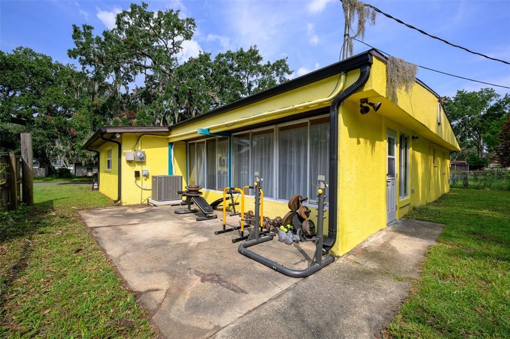 For Sale: $299,000 (4 beds, 2 baths, 1806 Square Feet)