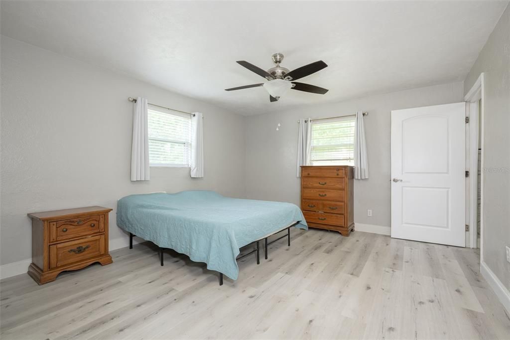 For Sale: $299,000 (4 beds, 2 baths, 1806 Square Feet)