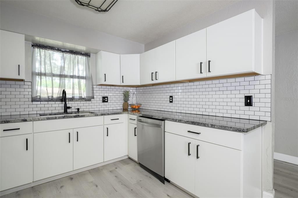 For Sale: $299,000 (4 beds, 2 baths, 1806 Square Feet)