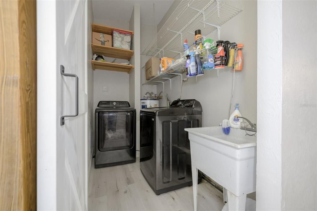 For Sale: $299,000 (4 beds, 2 baths, 1806 Square Feet)