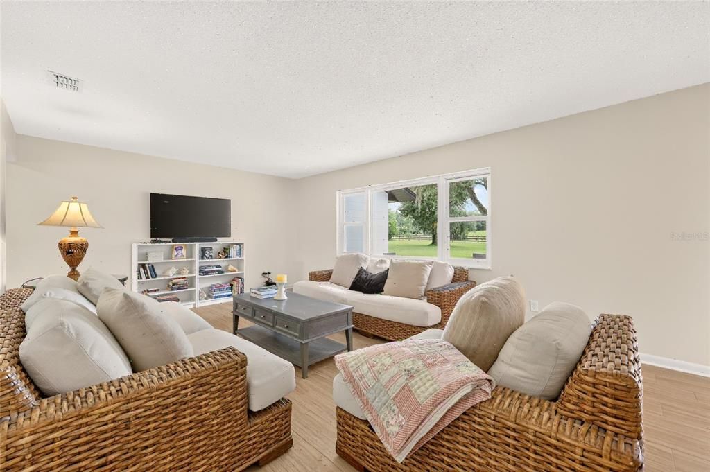 For Sale: $555,888 (3 beds, 2 baths, 1680 Square Feet)