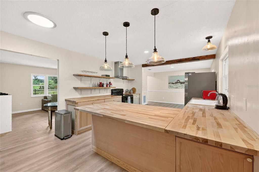 For Sale: $555,888 (3 beds, 2 baths, 1680 Square Feet)