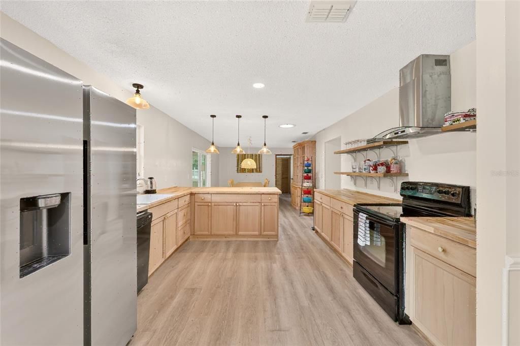 For Sale: $555,888 (3 beds, 2 baths, 1680 Square Feet)