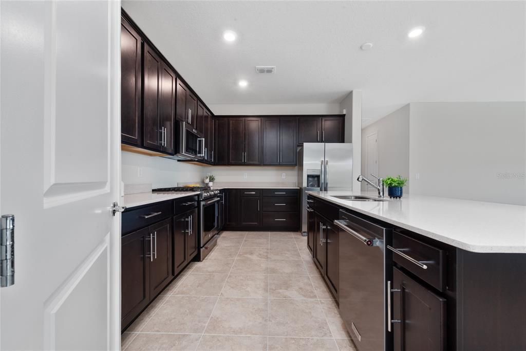 В аренду: $3,995 (4 спален, 3 ванн, 2326 Квадратных фут)