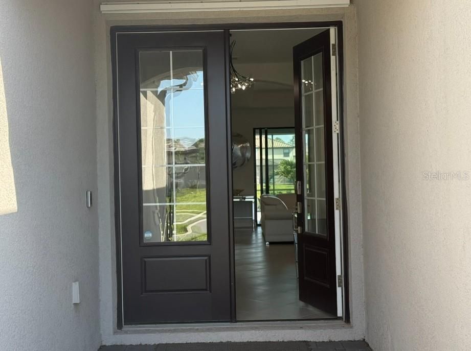Active With Contract: $749,900 (3 beds, 3 baths, 2439 Square Feet)
