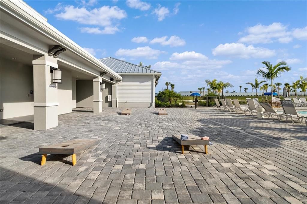 Active With Contract: $749,900 (3 beds, 3 baths, 2439 Square Feet)