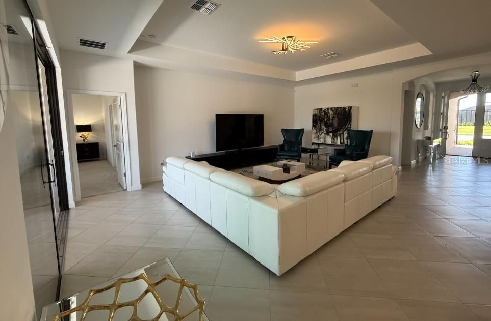 Active With Contract: $749,900 (3 beds, 3 baths, 2439 Square Feet)
