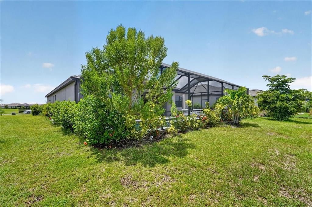 Active With Contract: $749,900 (3 beds, 3 baths, 2439 Square Feet)