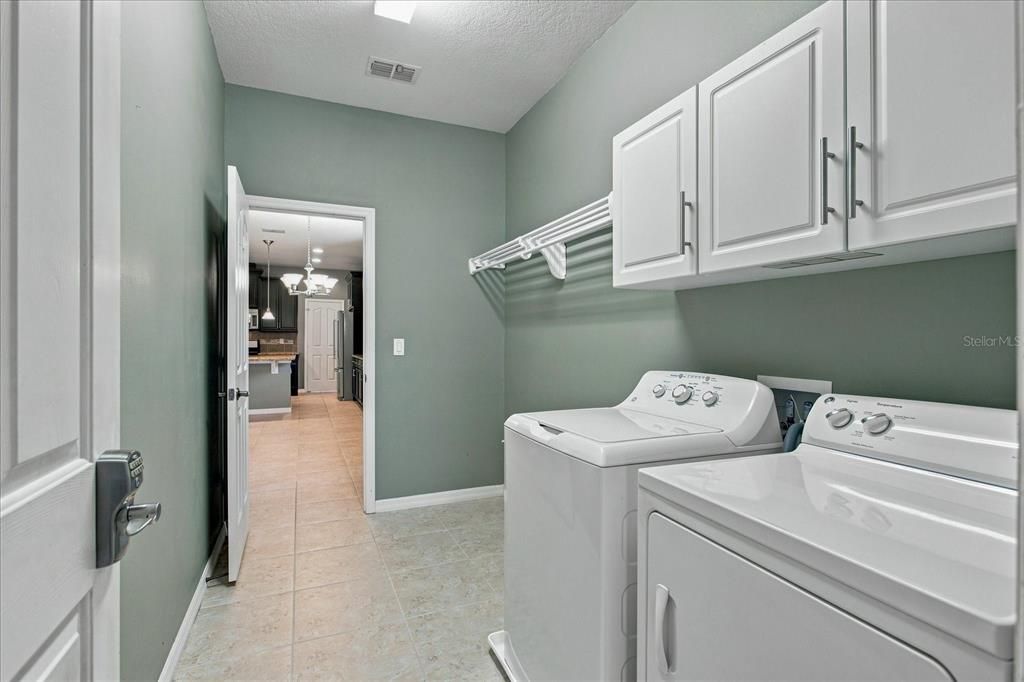 For Sale: $510,000 (3 beds, 2 baths, 2193 Square Feet)