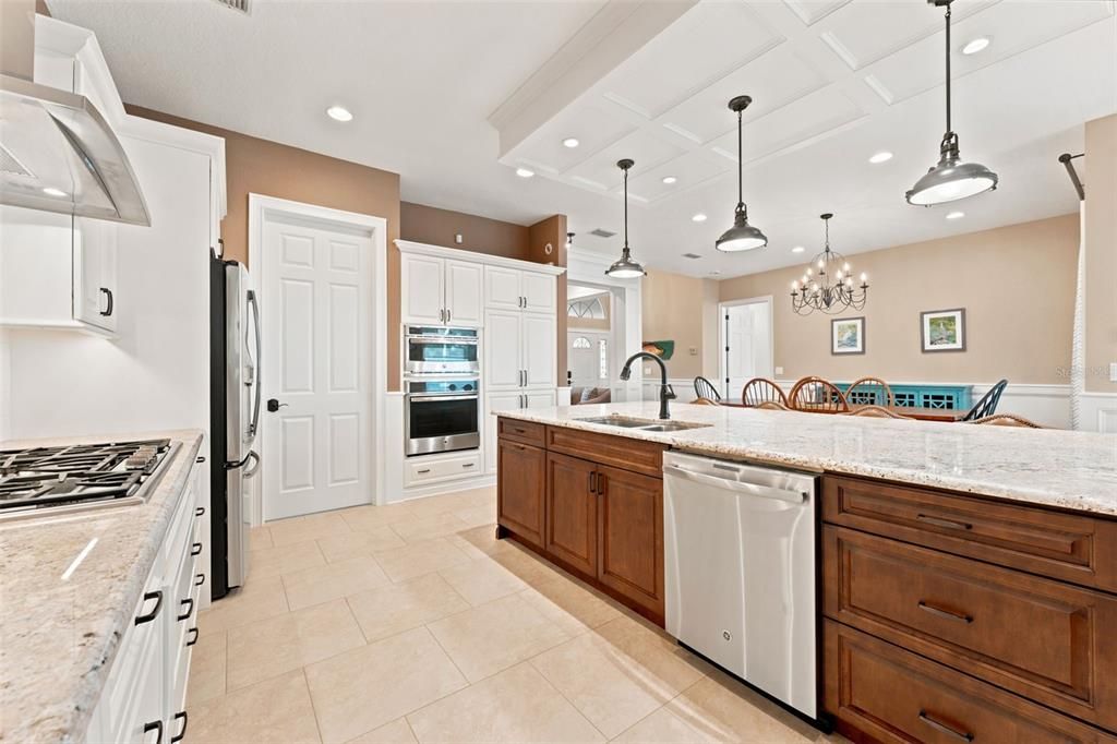 Active With Contract: $775,000 (3 beds, 2 baths, 2096 Square Feet)