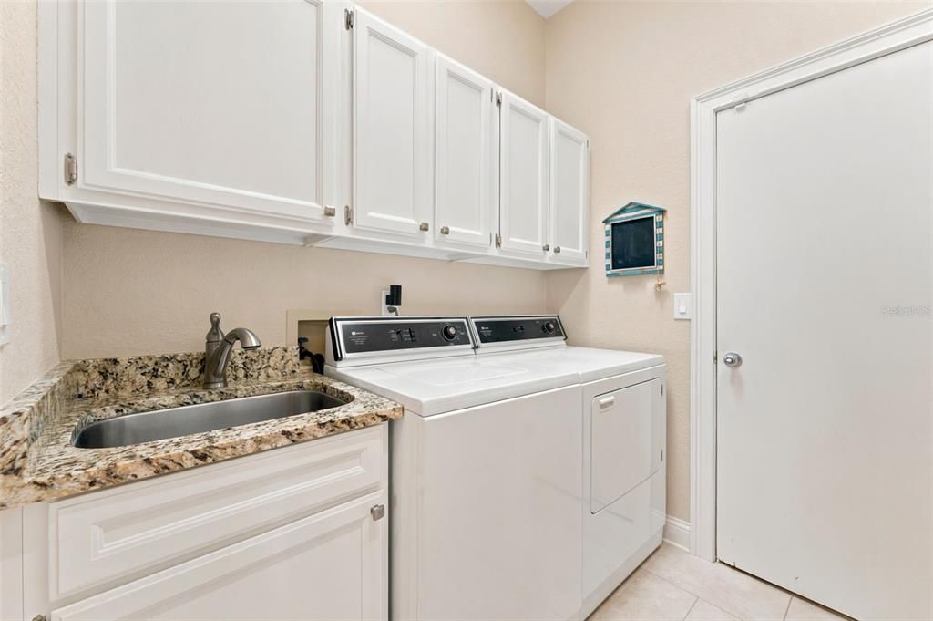 Active With Contract: $775,000 (3 beds, 2 baths, 2096 Square Feet)