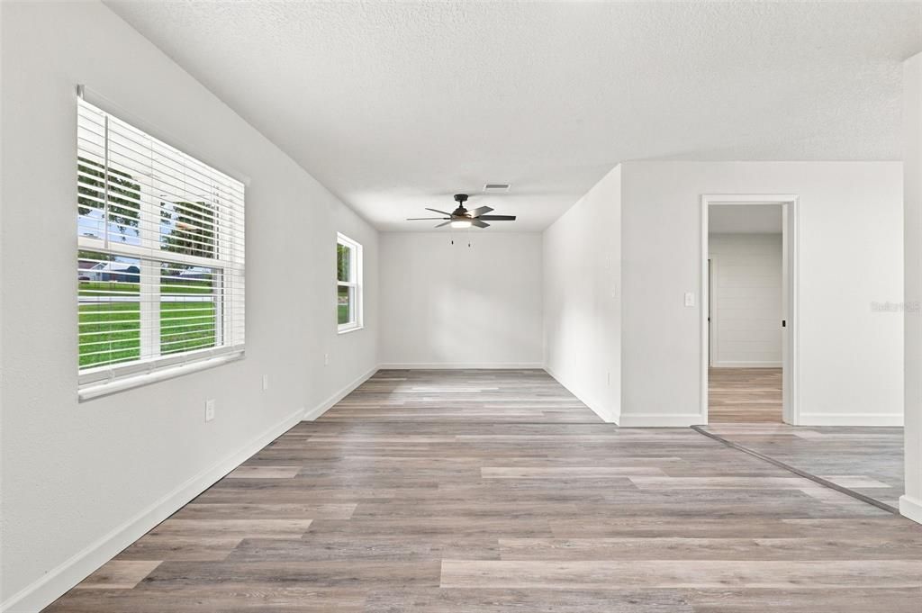 For Sale: $259,900 (3 beds, 2 baths, 1404 Square Feet)