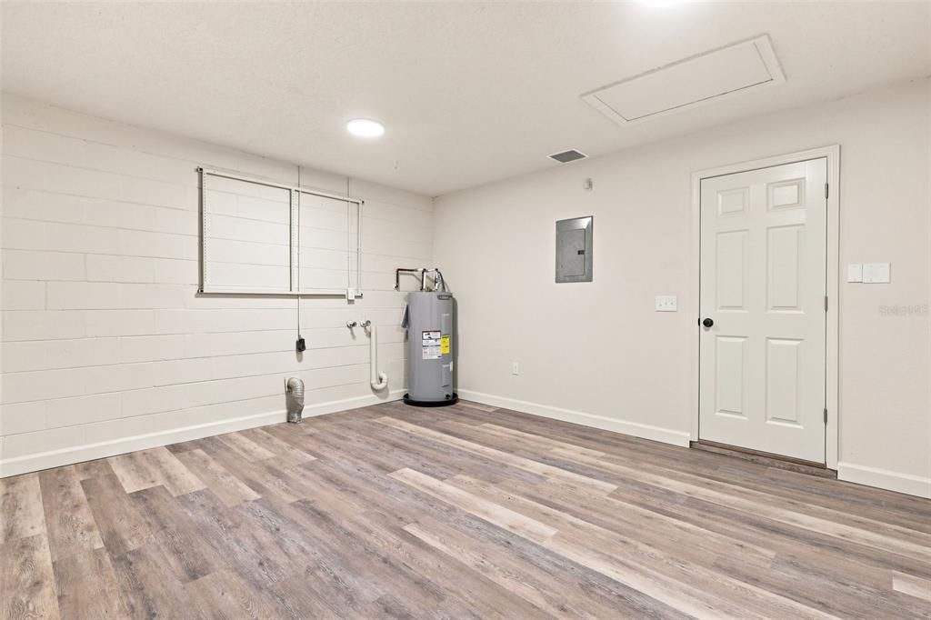 For Sale: $259,900 (3 beds, 2 baths, 1404 Square Feet)