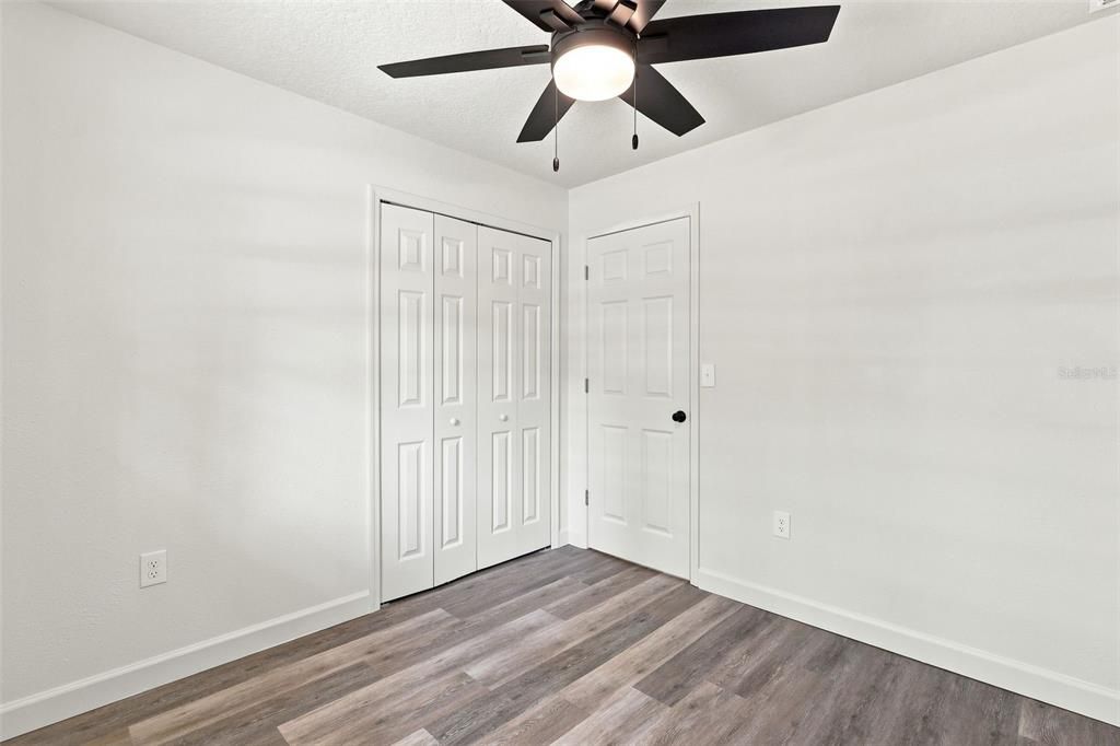 For Sale: $259,900 (3 beds, 2 baths, 1404 Square Feet)