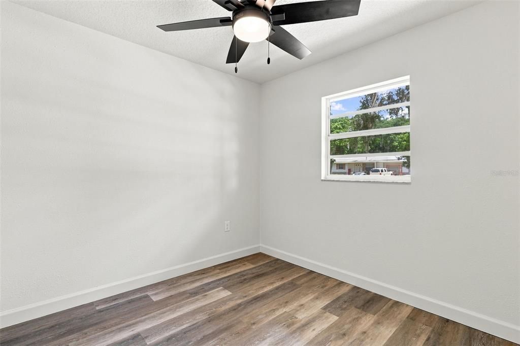 For Sale: $259,900 (3 beds, 2 baths, 1404 Square Feet)