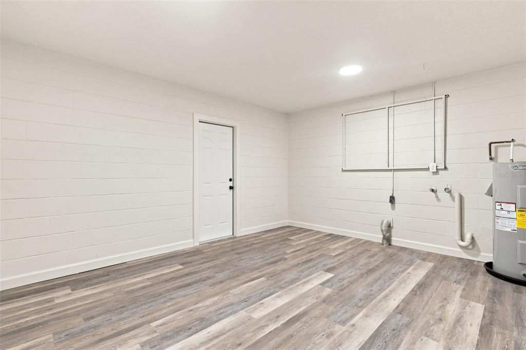 For Sale: $259,900 (3 beds, 2 baths, 1404 Square Feet)