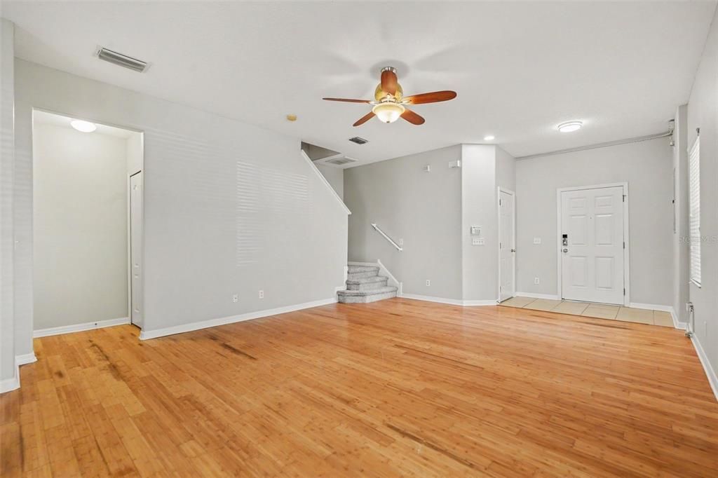 For Sale: $270,000 (3 beds, 2 baths, 1838 Square Feet)