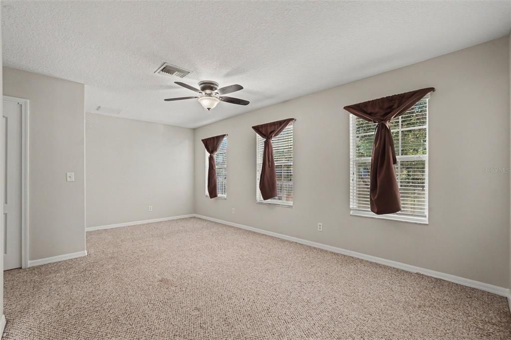 For Sale: $270,000 (3 beds, 2 baths, 1838 Square Feet)