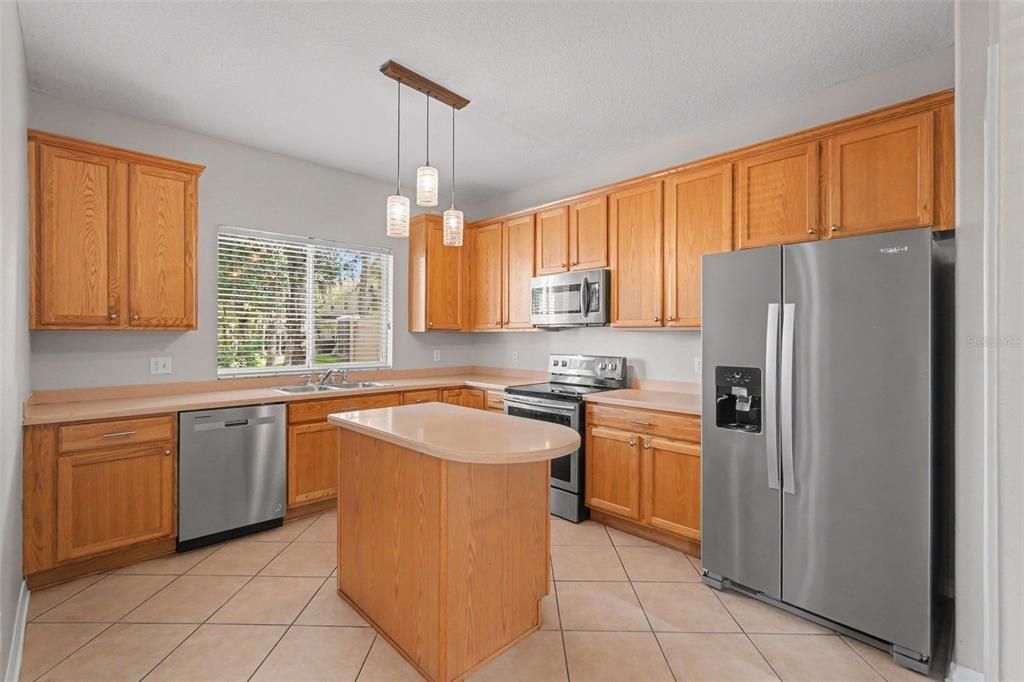 For Sale: $270,000 (3 beds, 2 baths, 1838 Square Feet)