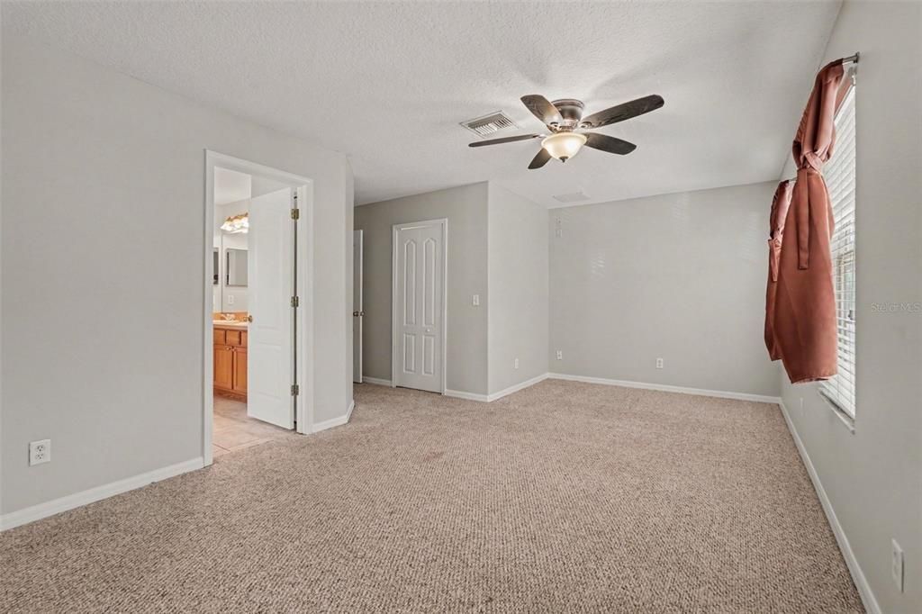 For Sale: $270,000 (3 beds, 2 baths, 1838 Square Feet)