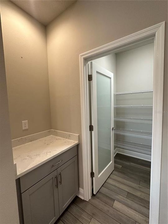 For Rent: $2,550 (3 beds, 2 baths, 1518 Square Feet)