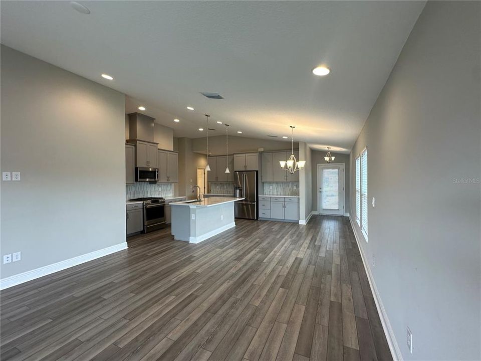 For Rent: $2,550 (3 beds, 2 baths, 1518 Square Feet)